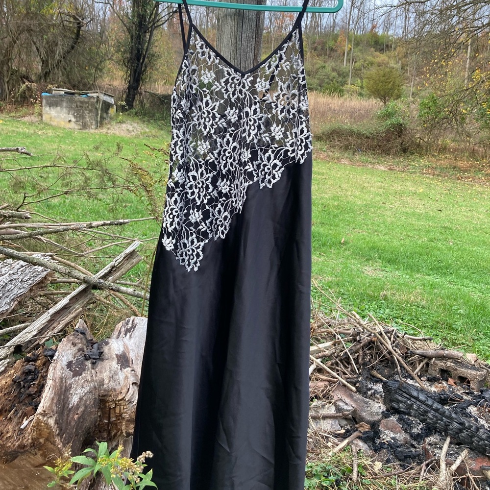 Jones New York Black and White Floral Lace Dress